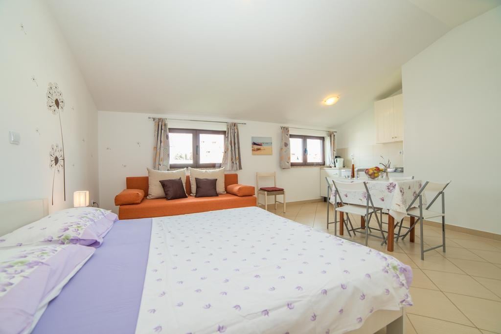 Apartments Snjezana