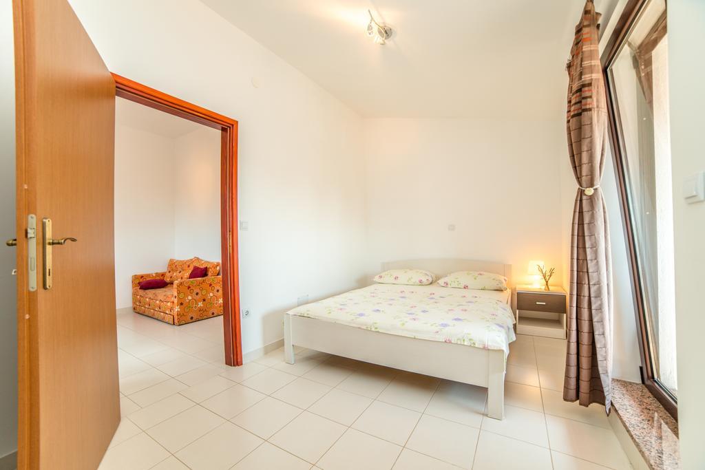 Apartments Snjezana