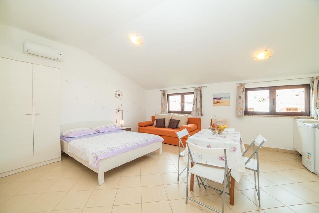 Apartments Snjezana