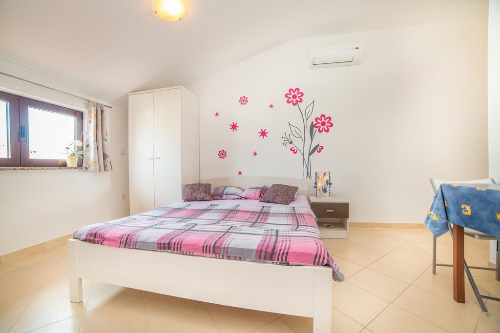 Apartments Snjezana