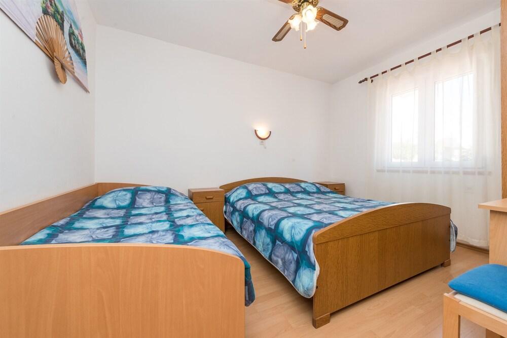 Apartments Miljenka