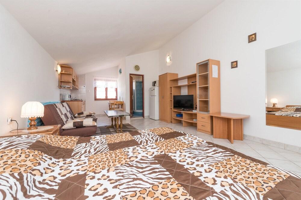 Apartments Miljenka