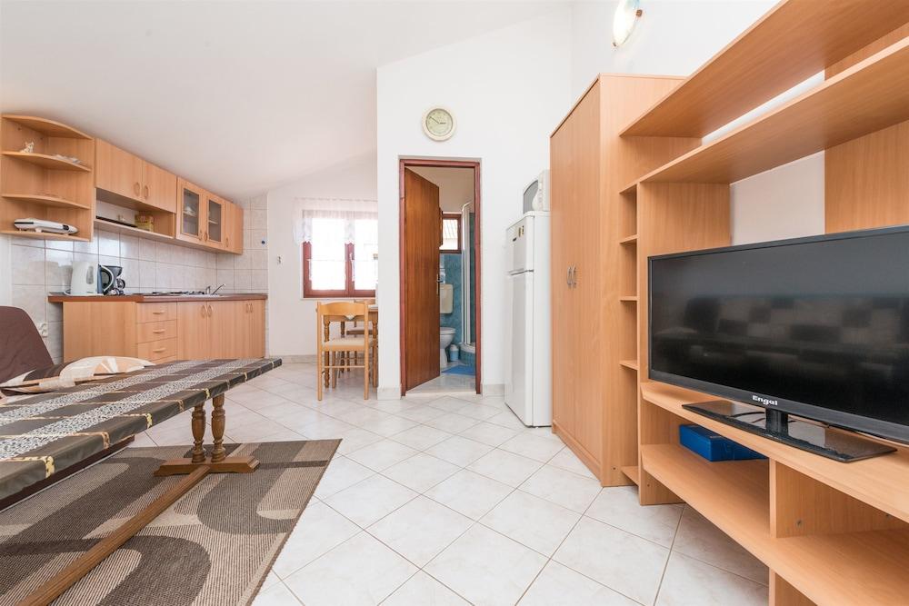 Apartments Miljenka