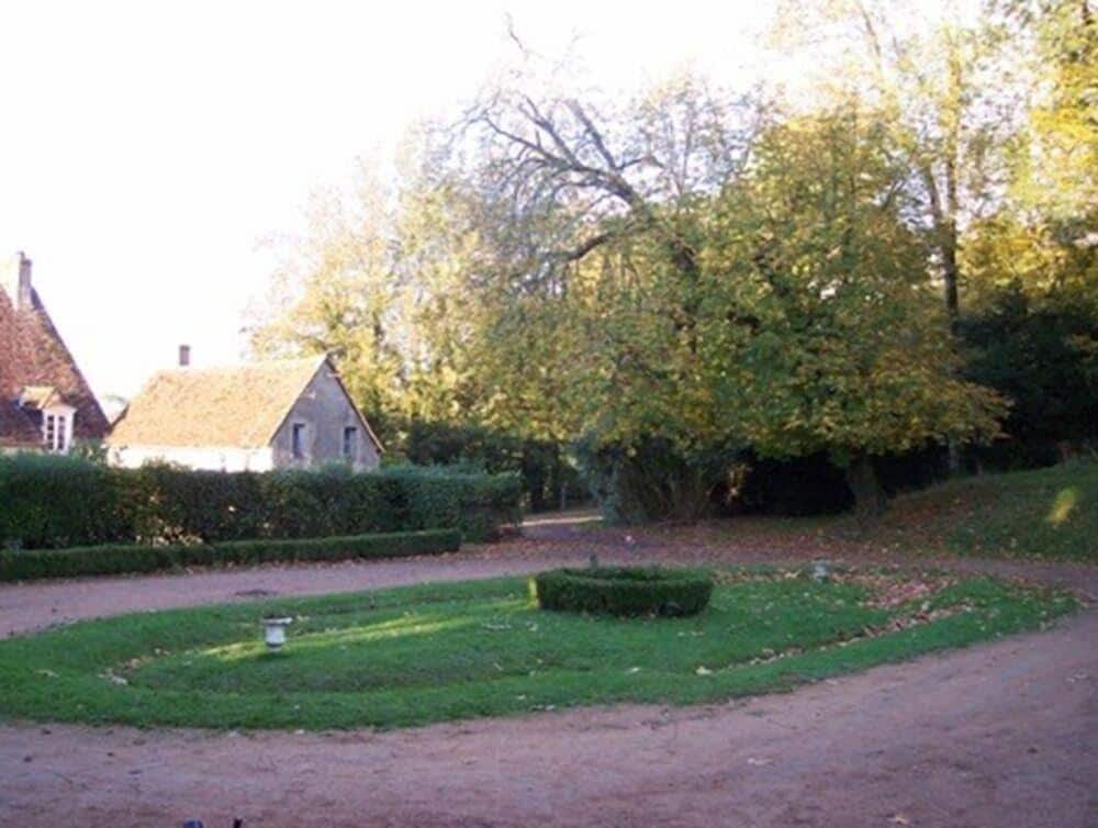 Chateau De Poussignol