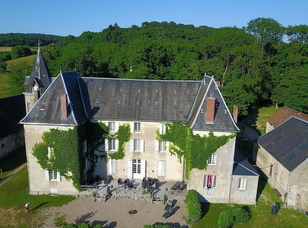 Chateau De Poussignol