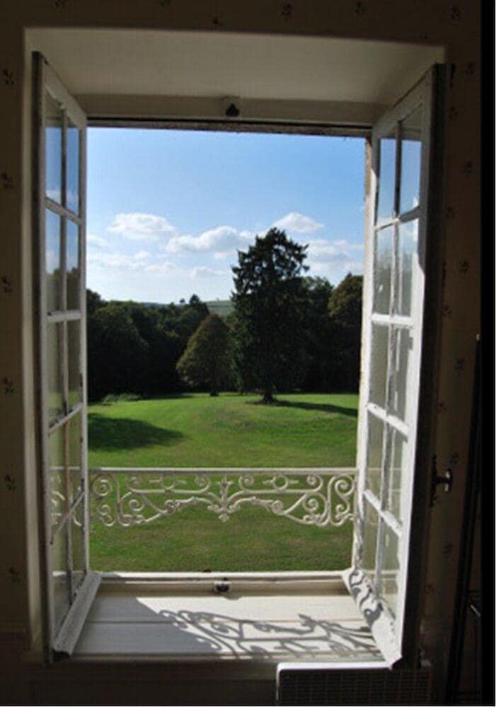 Chateau De Poussignol