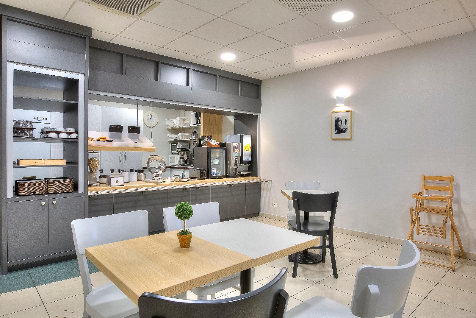 B&B Hotel Villeneuve Loubet Village
