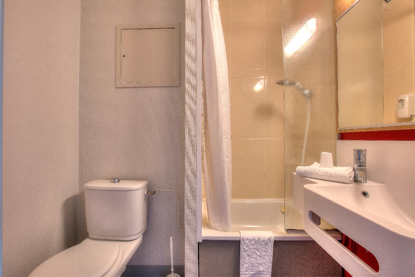 B&B Hotel Villeneuve Loubet Village