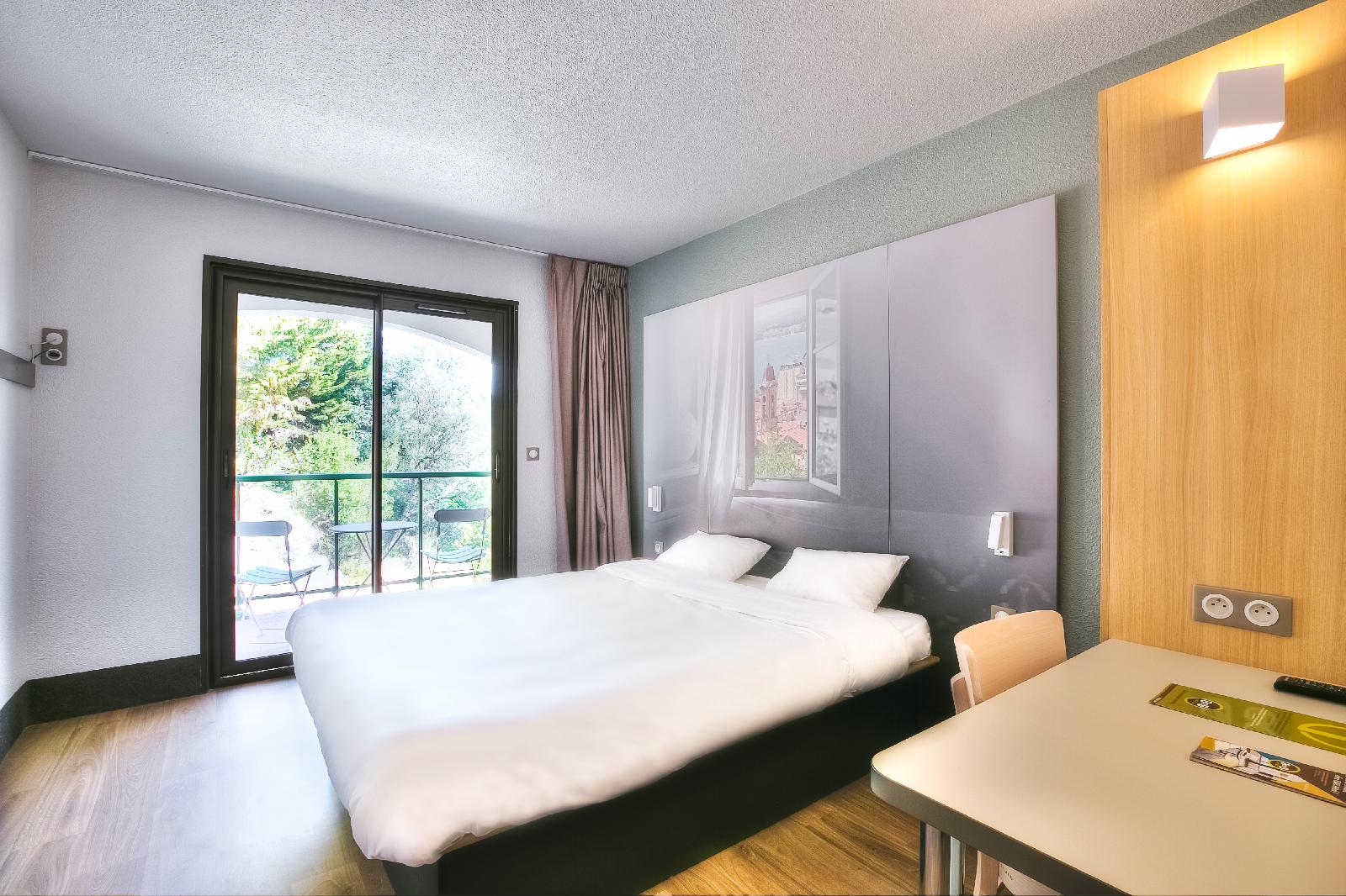 B&B Hotel Villeneuve Loubet Village