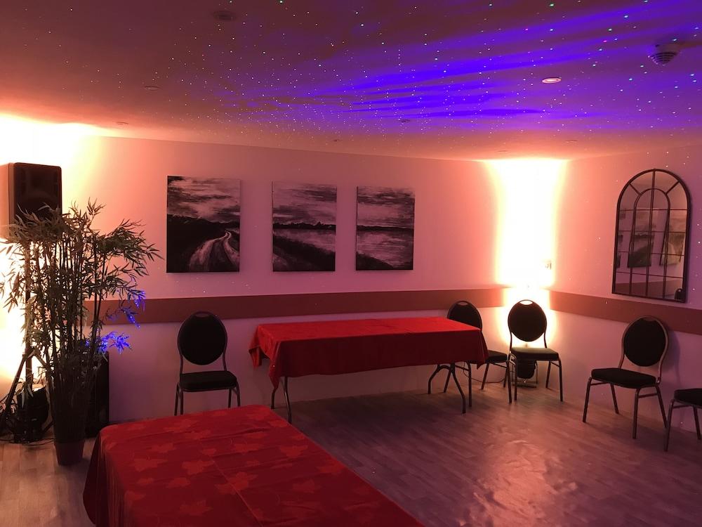Le Creusot Hotel