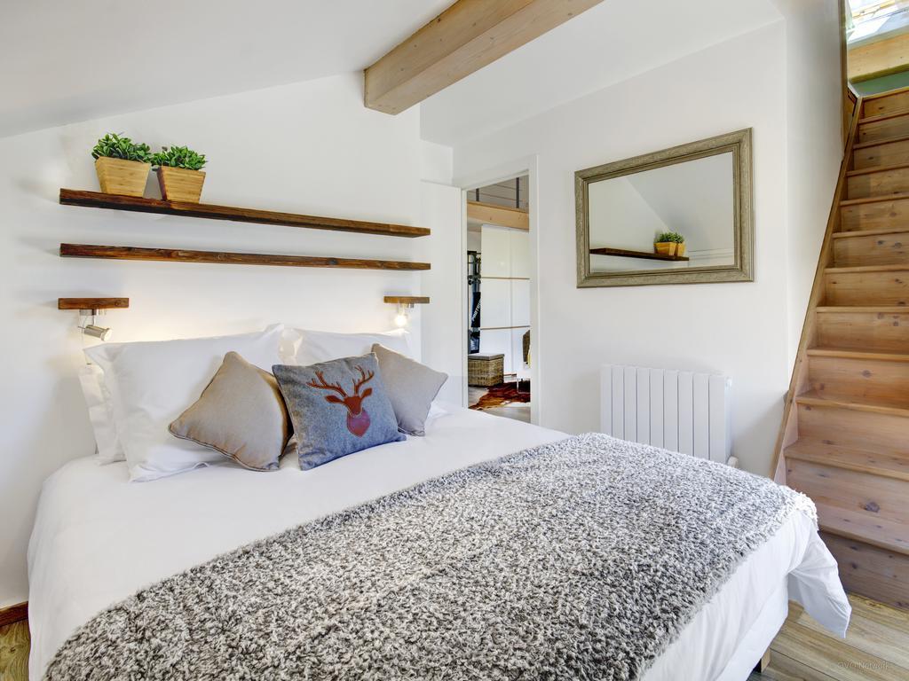 Chalet De Rollon-OVO Network