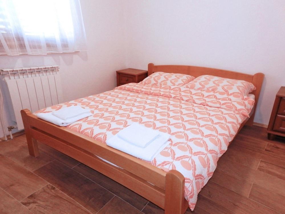 Apartments Idila