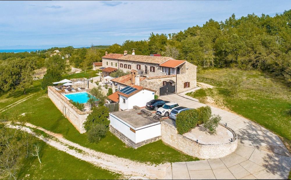 Villa Kluni