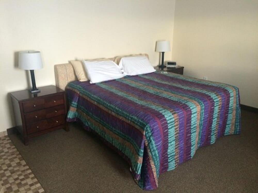 Candlestone Golf & Resort