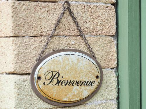 Sous Les Courtines