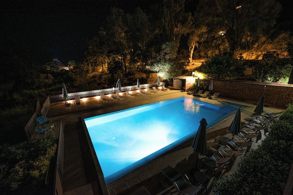Hotel Corsica