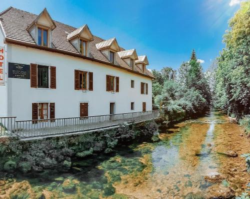 Le Jardin De La Riviere