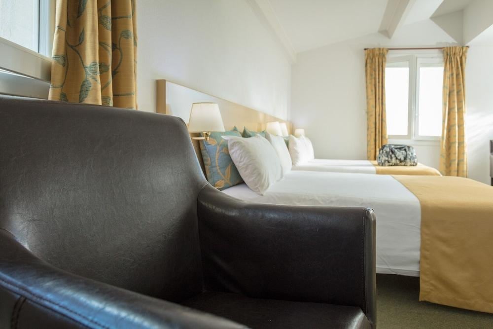 Hotel Le Saint Genies