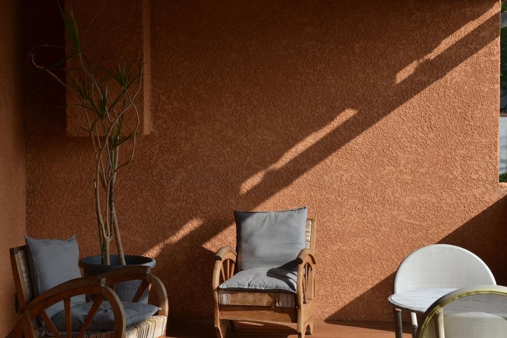 Hotel Le Saint Genies