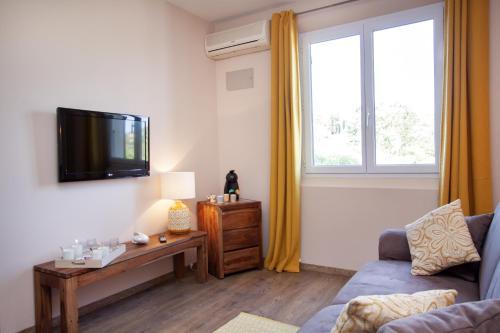 Le Scandola Hotel