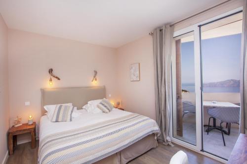 Le Scandola Hotel