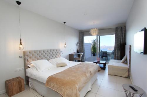 Le Scandola Hotel