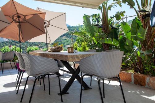 Le Scandola Hotel