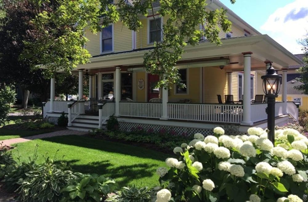 Harrison House Bed & Breakfast