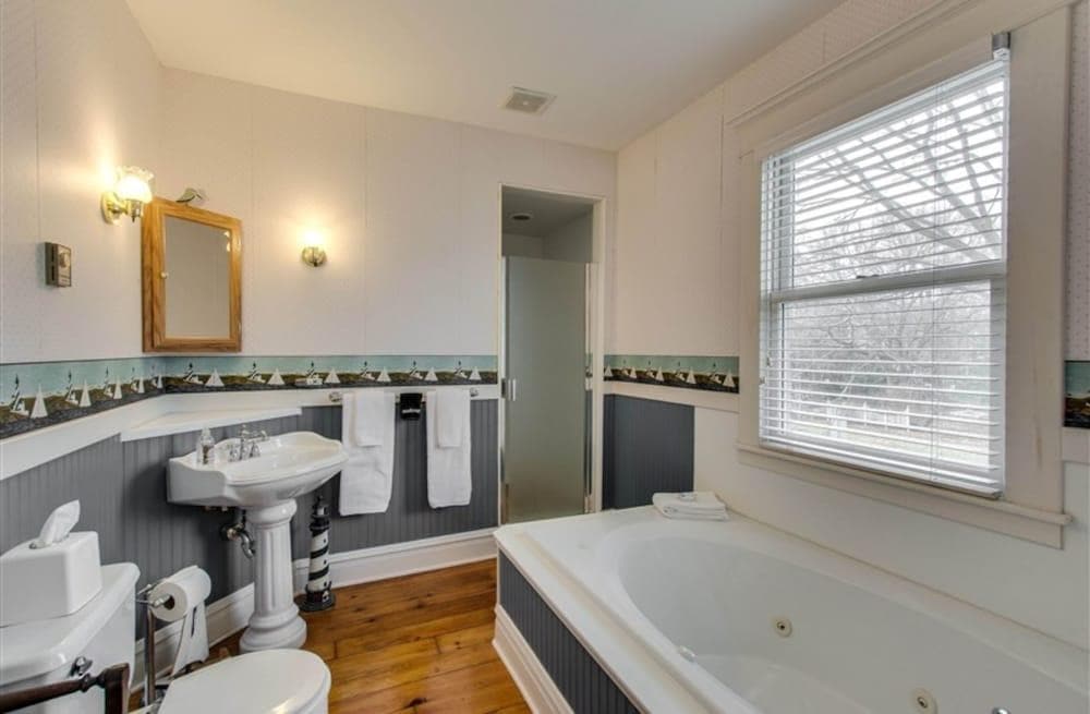 Harrison House Bed & Breakfast