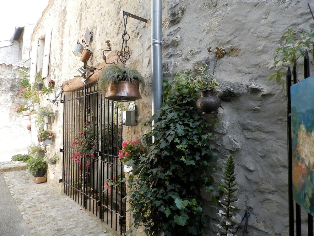 Chambres d'Hotes Atelier du Chateau