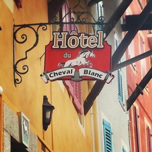 Du Cheval Blanc