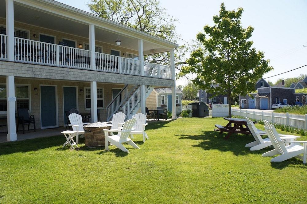 Island Manor Resort