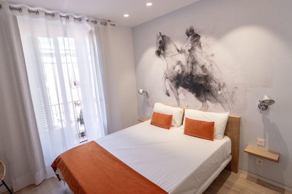 Plaza Mayor Suites & Apartments
