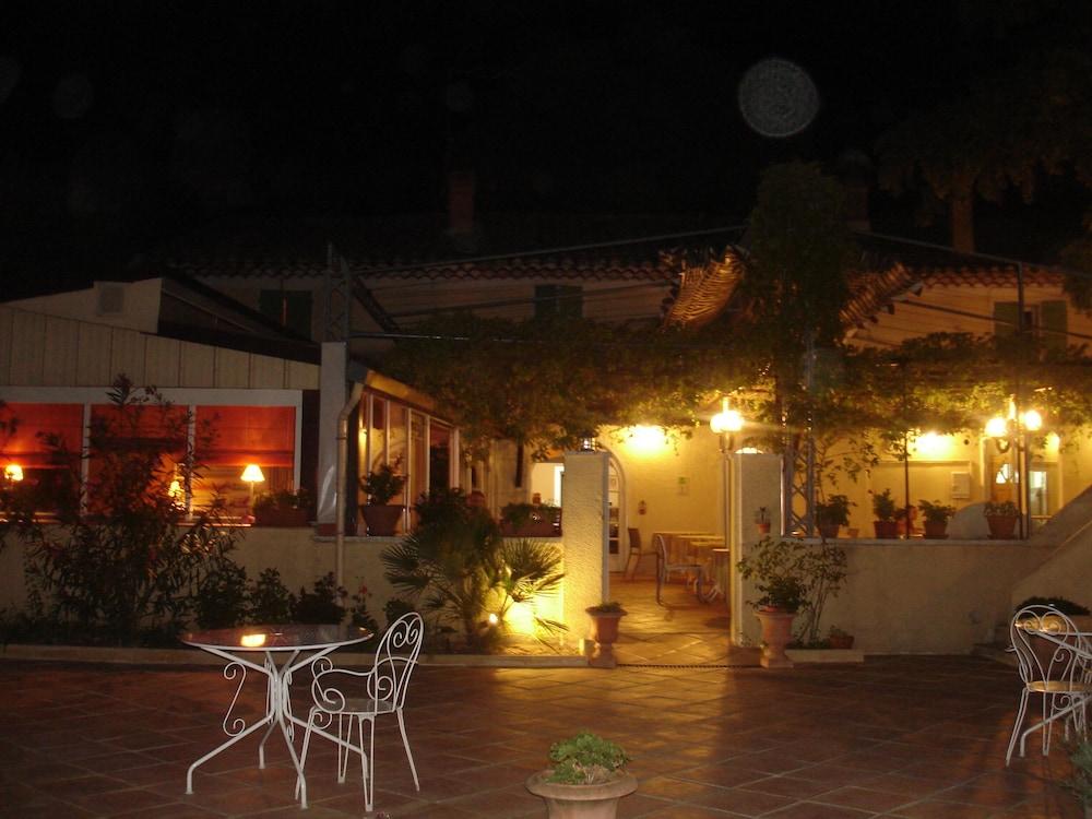 hotel Restaurant Le Chene Vert