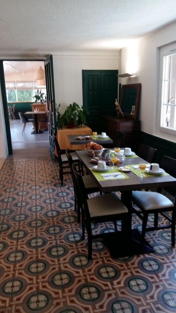 hotel Restaurant Le Chene Vert