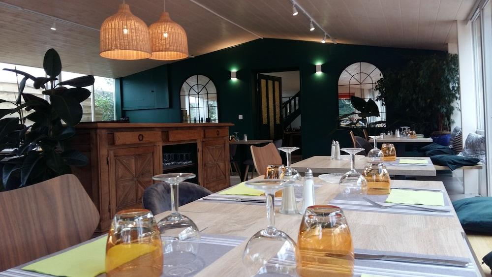 hotel Restaurant Le Chene Vert