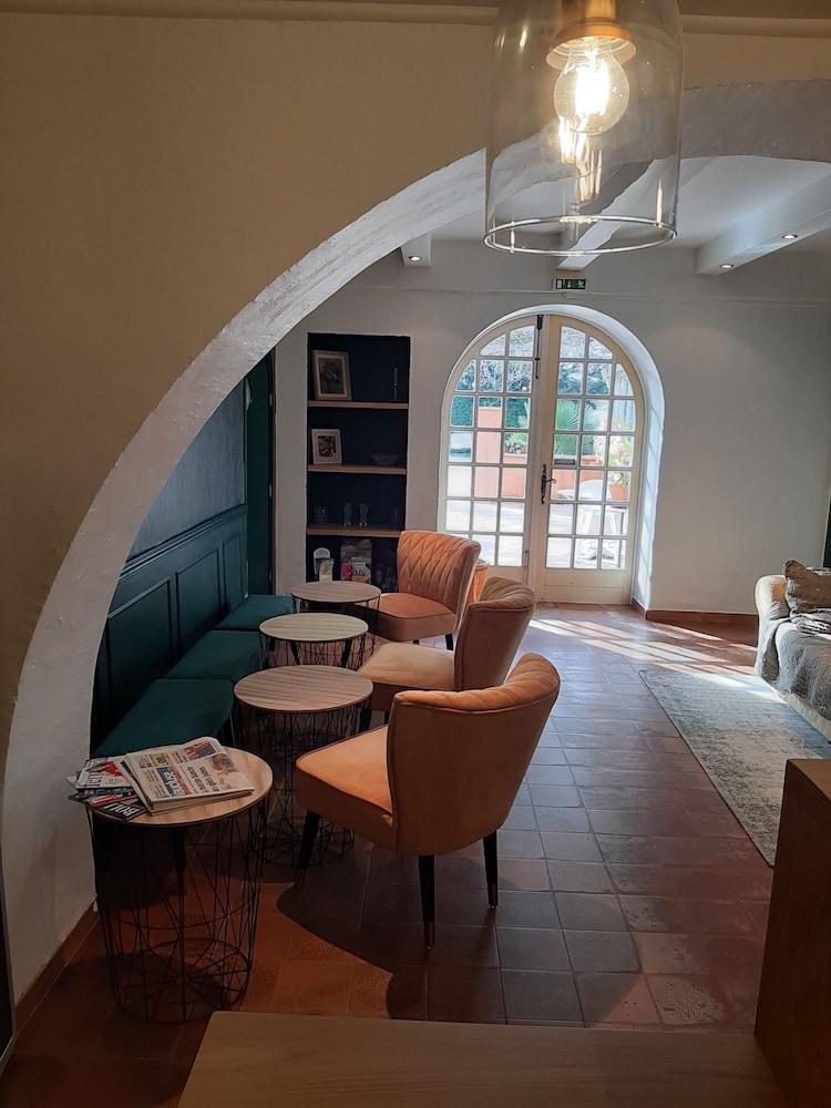 hotel Restaurant Le Chene Vert