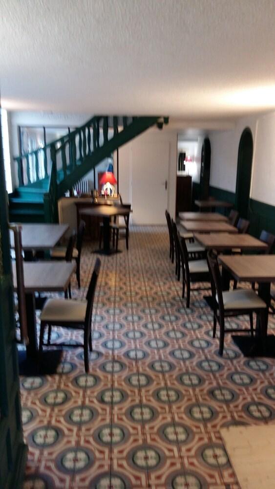 hotel Restaurant Le Chene Vert