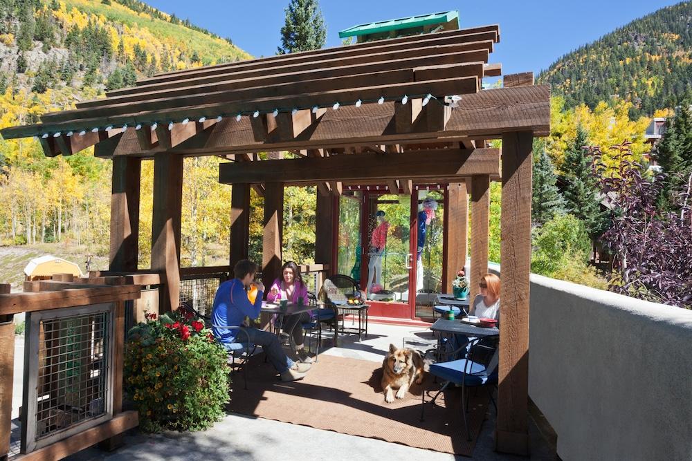 Alpine Village Suites