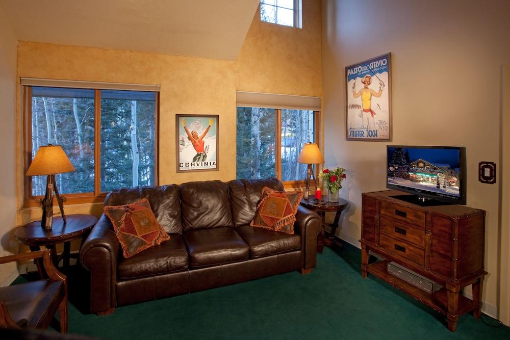 Alpine Village Suites
