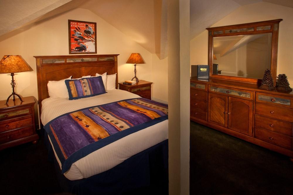 Alpine Village Suites