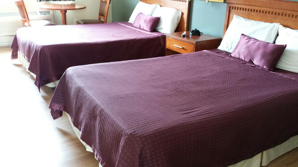 Sand Pebble Motor Lodge
