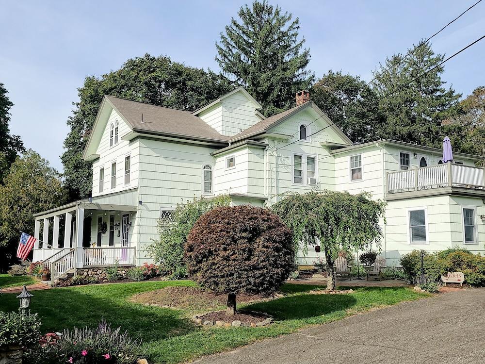 Westbrook Inn