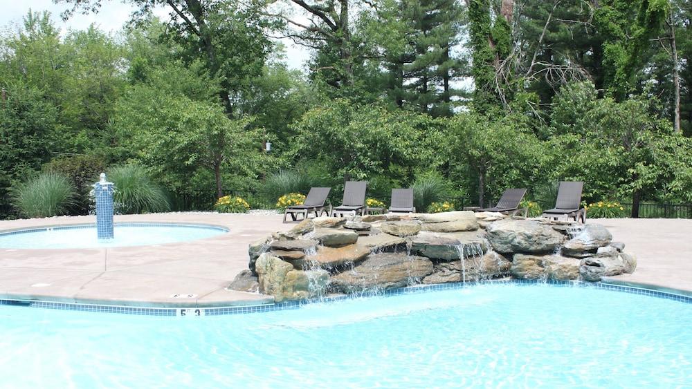 Woodfield Manor Resort