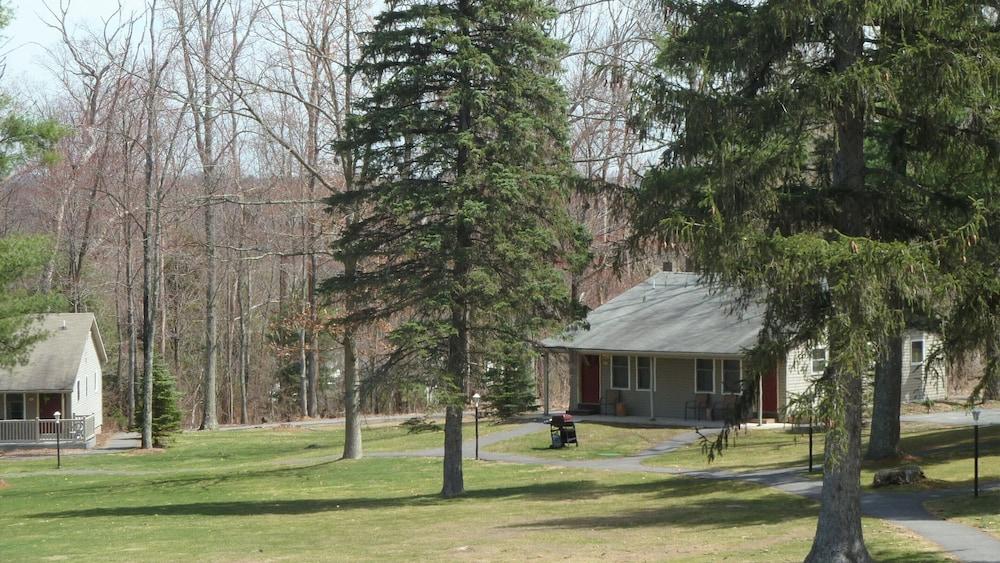 Woodfield Manor Resort