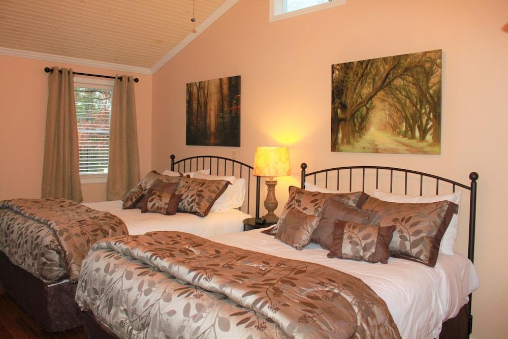 Woodfield Manor Resort