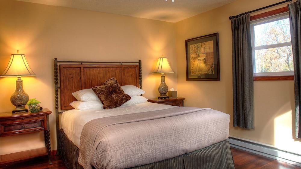 Woodfield Manor Resort