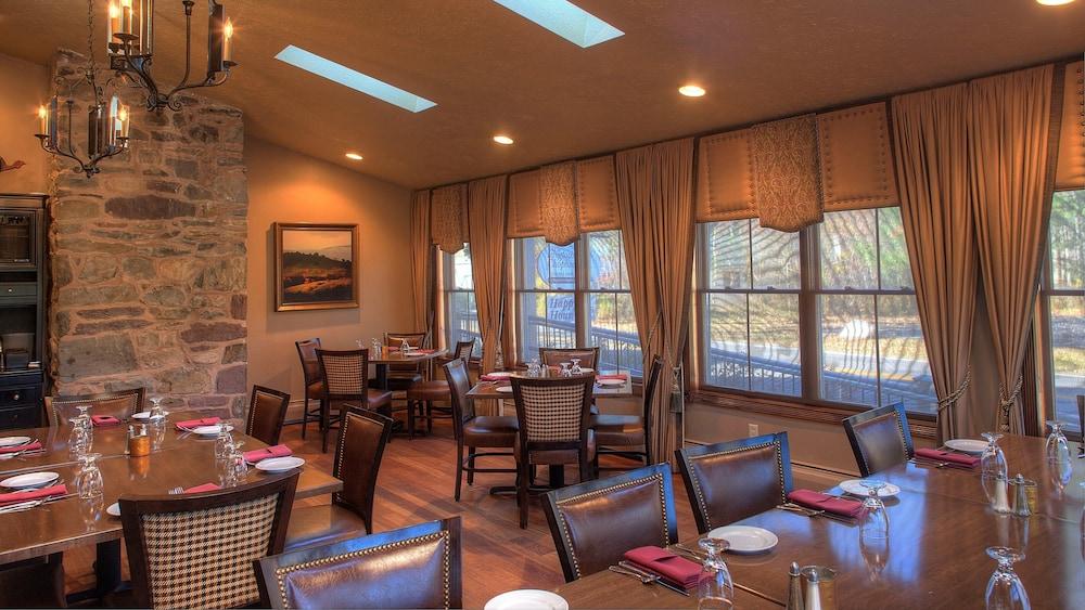 Woodfield Manor Resort