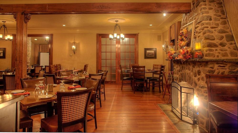 Woodfield Manor Resort