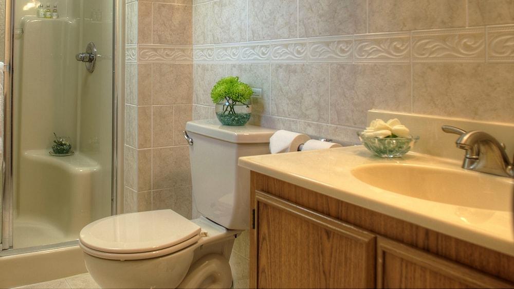 Woodfield Manor Resort